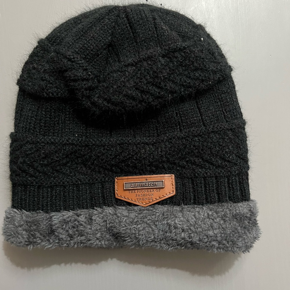 SUMMER SALE: All-Match The pioneer of fashion trends-Black and Gray Knit Beanie